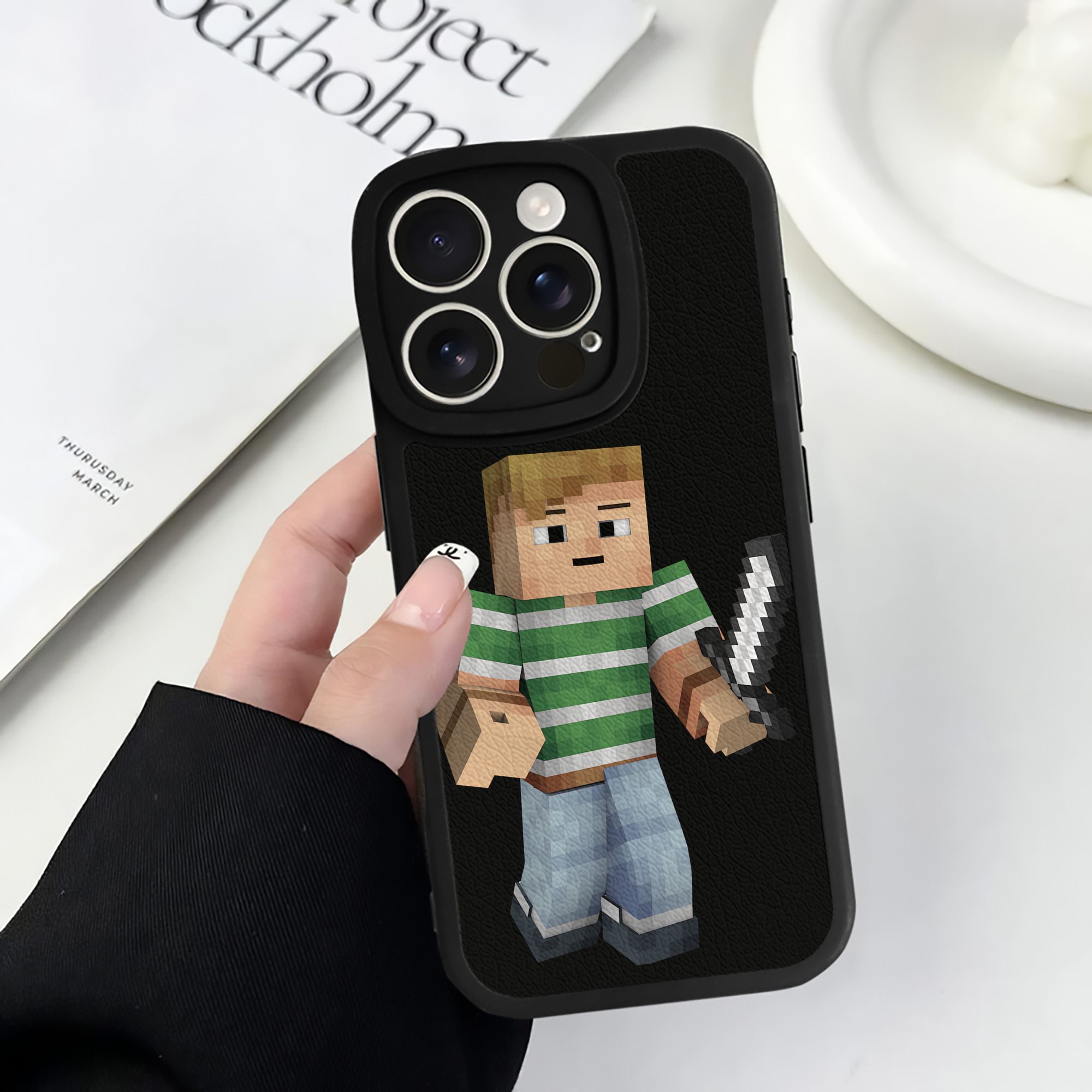 （画像用） マインクラフト ブロックの世界 Minecraft MC Block world 【iPhone 16シリーズ対応】シリコンスマホケース（レザー調） 材質：シリコン